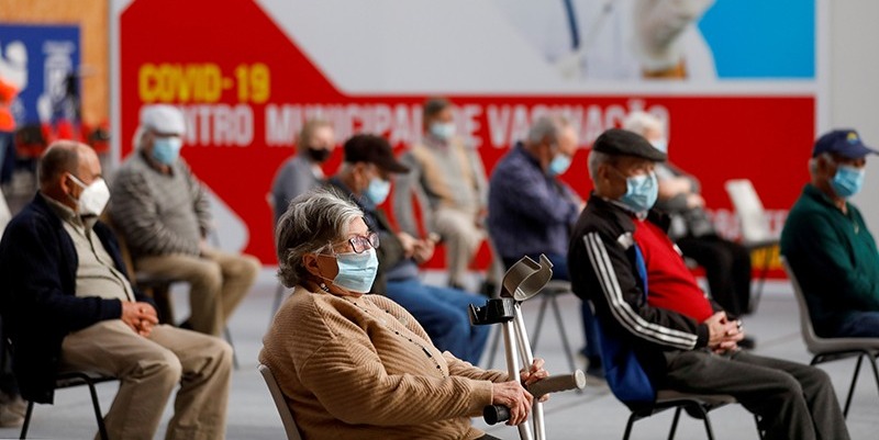 COVID-19 khiến tuổi thọ trung bình toàn cầu giảm 1,6 năm