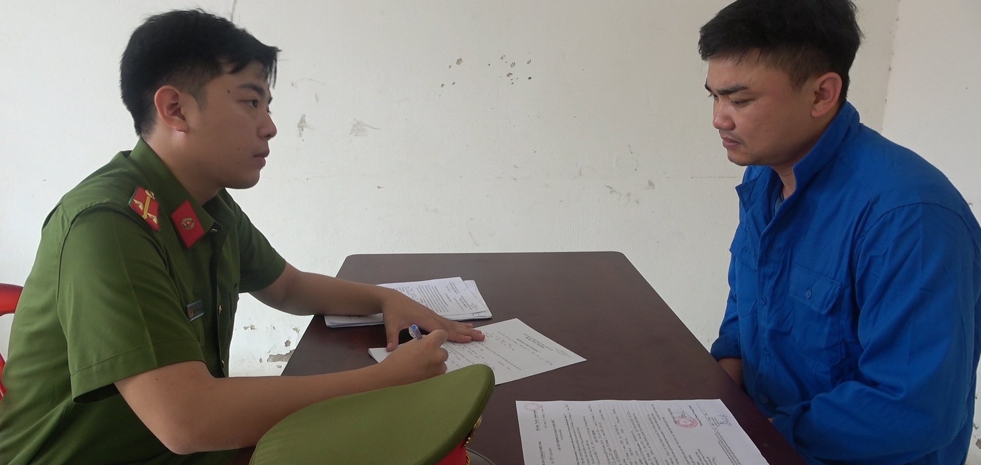 Tạm giữ hình sự lái xe khách gây tai nạn làm 2 người chết, rời khỏi hiện trường