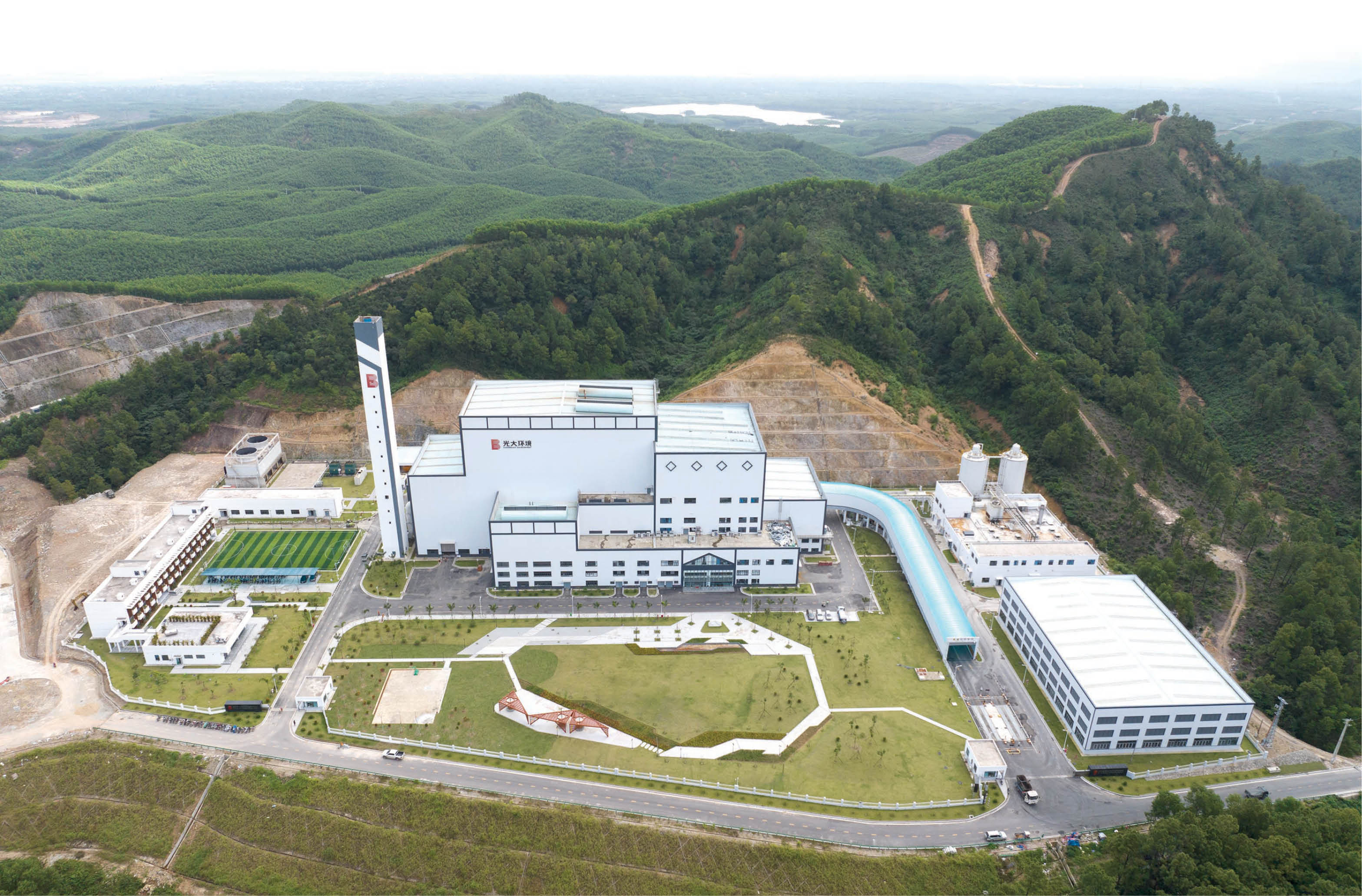 Thăm nhà máy xử lý rác Phú Sơn