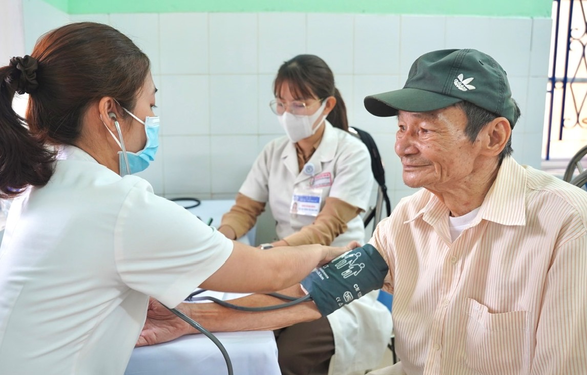 Hương Thủy Gần 1 000 người được tầm soát ung thư phổi và các bệnh lý về phổi