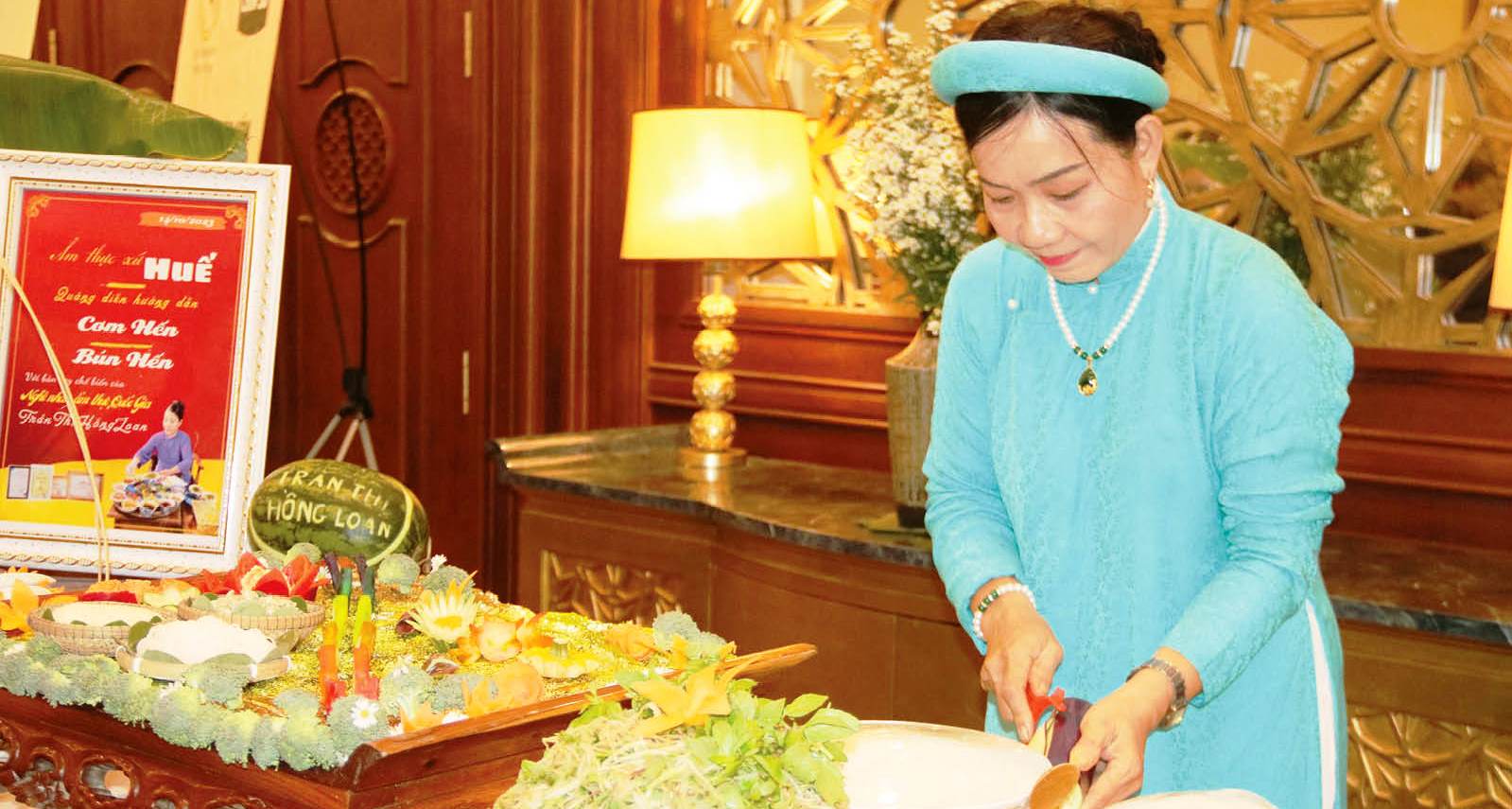 Để ẩm thực thành lợi thế thu hút khách đến Huế