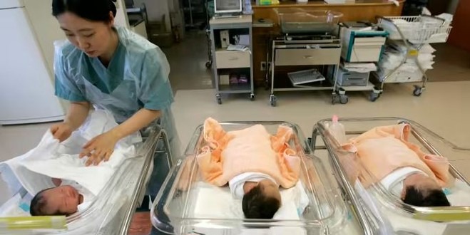 Tỷ lệ sinh toàn cầu tiếp tục giảm, chuyển gánh nặng dân số sang các nước thu nhập thấp