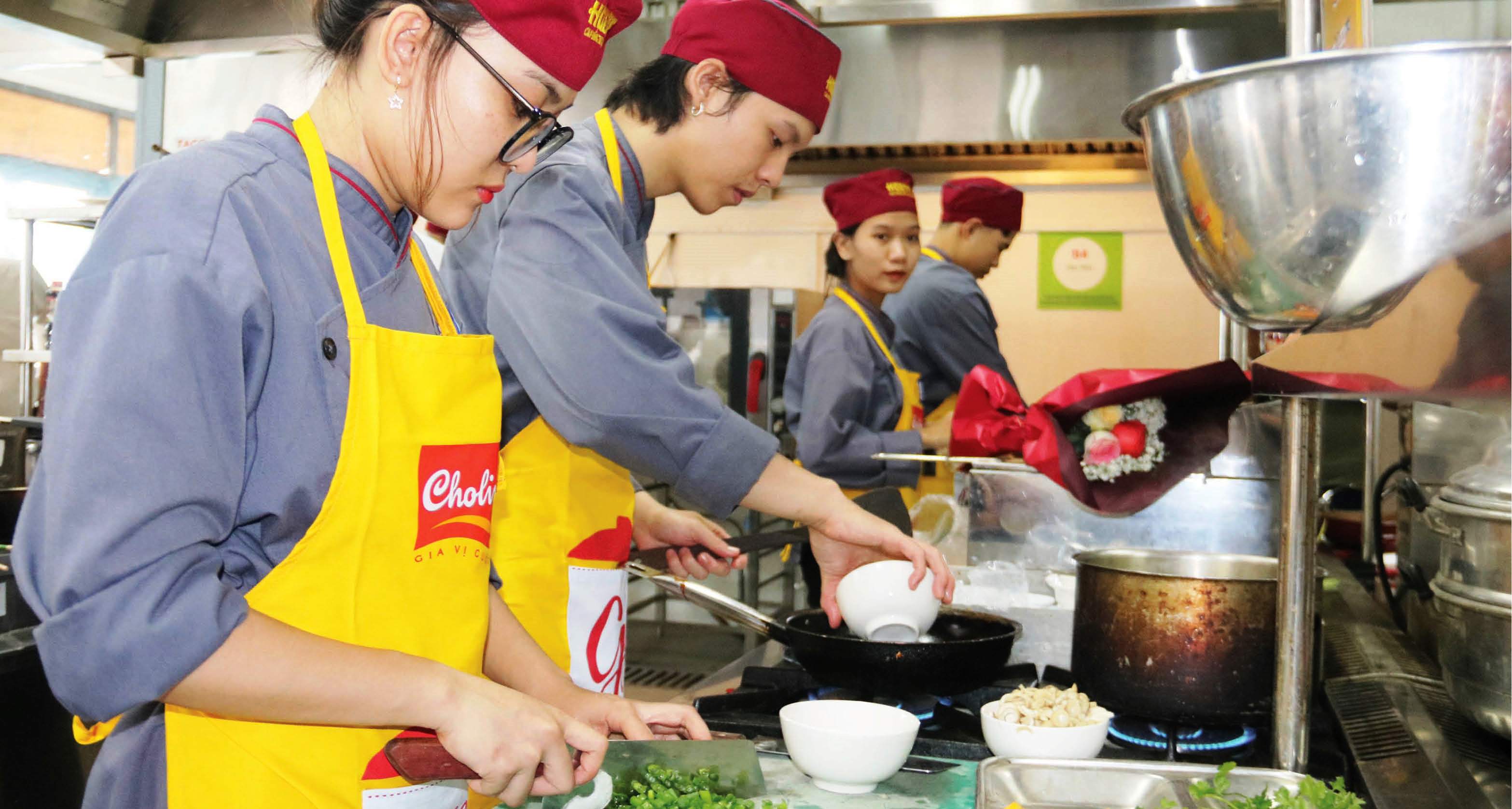 Phát triển du lịch, quan trọng là phát triển nguồn nhân lực