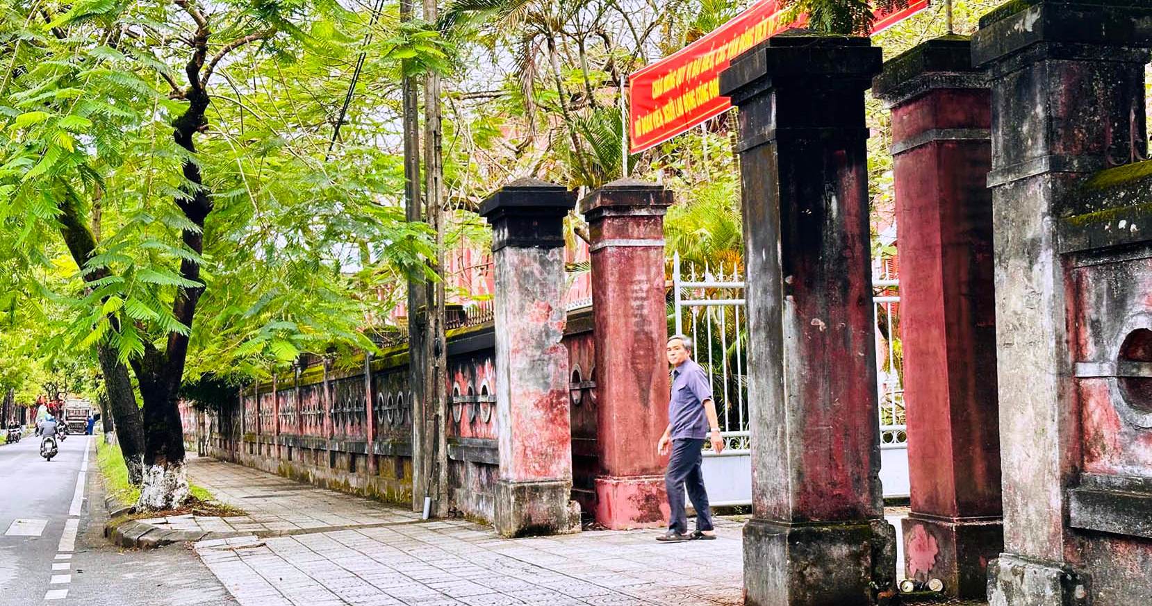 Hãy trả lại sự lành lặn cho ngôi trường hồng