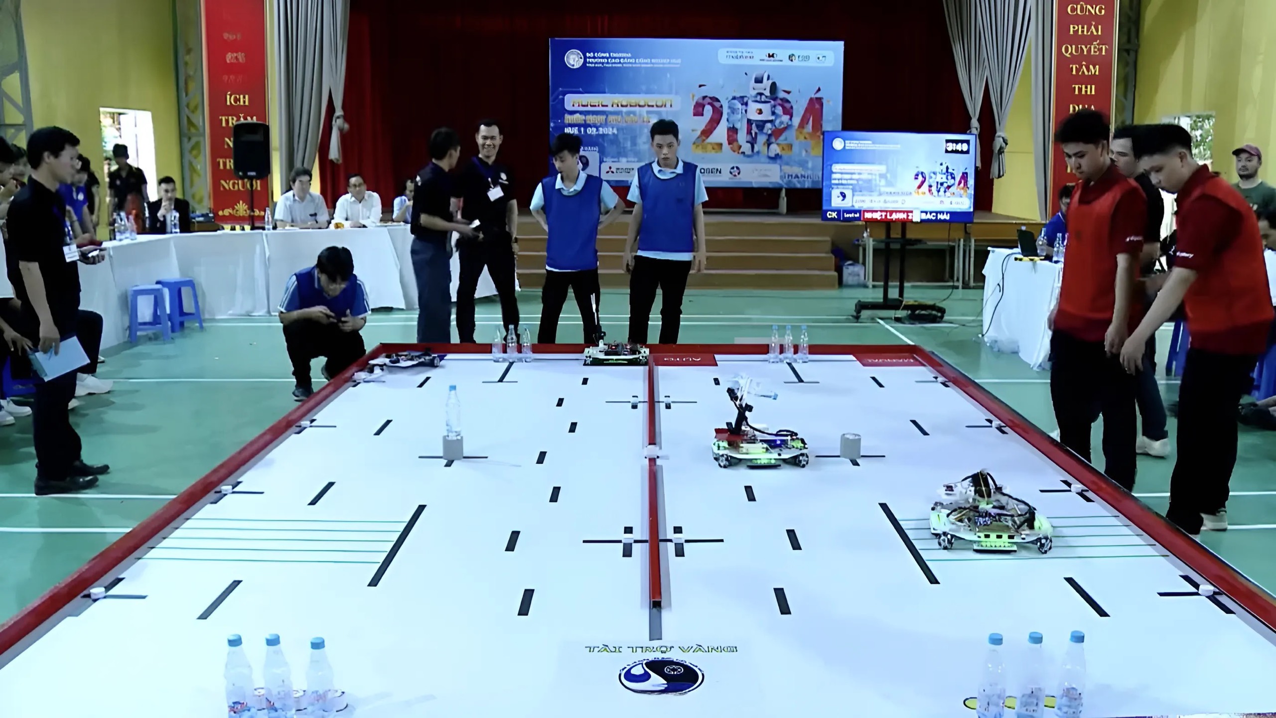 Hào hứng với Cuộc thi HueIC Robocon