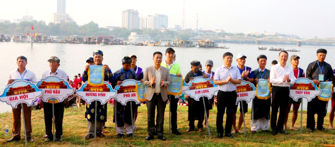 Khai mạc Giải đua ghe truyền thống TP Huế
