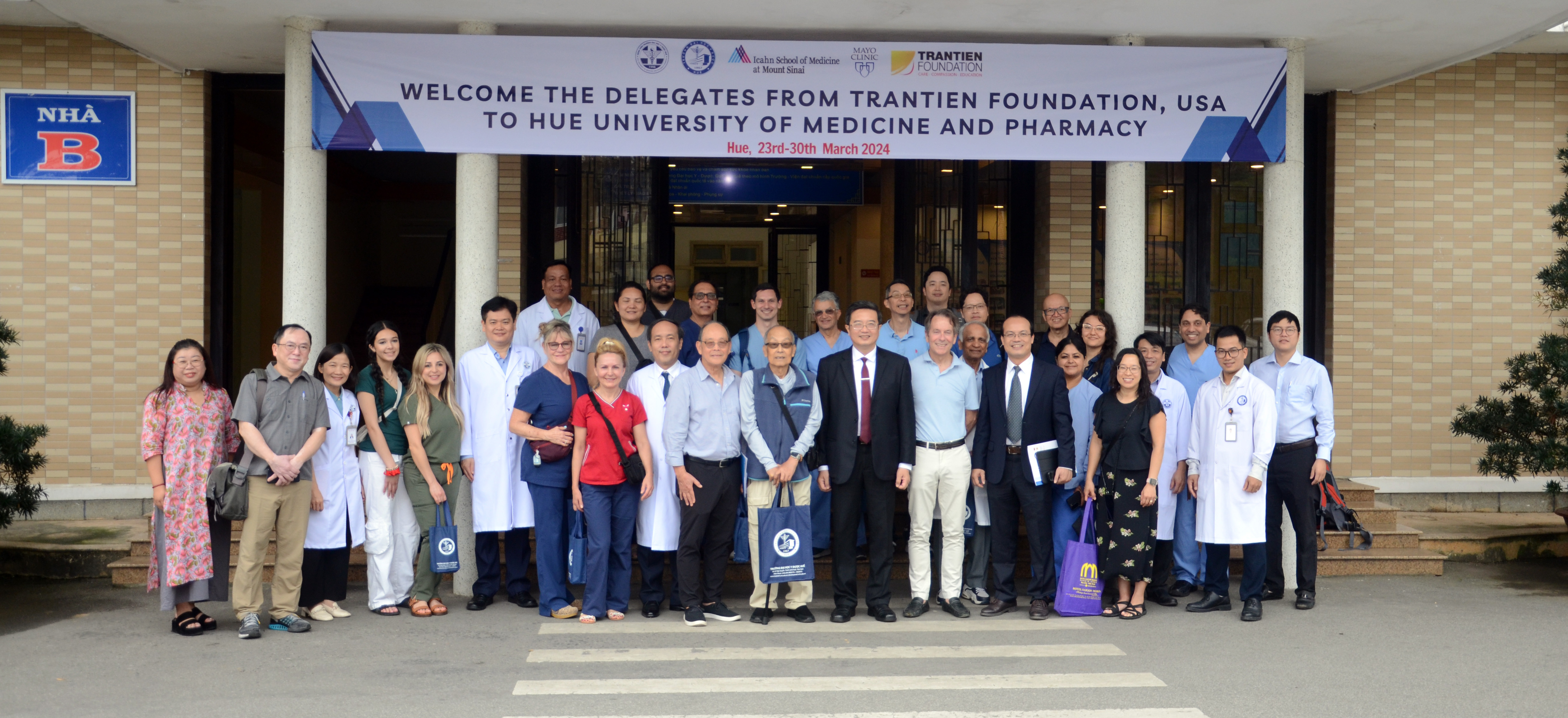 Phối hợp phẫu thuật tạo hình, thẩm mỹ cho bệnh nhân