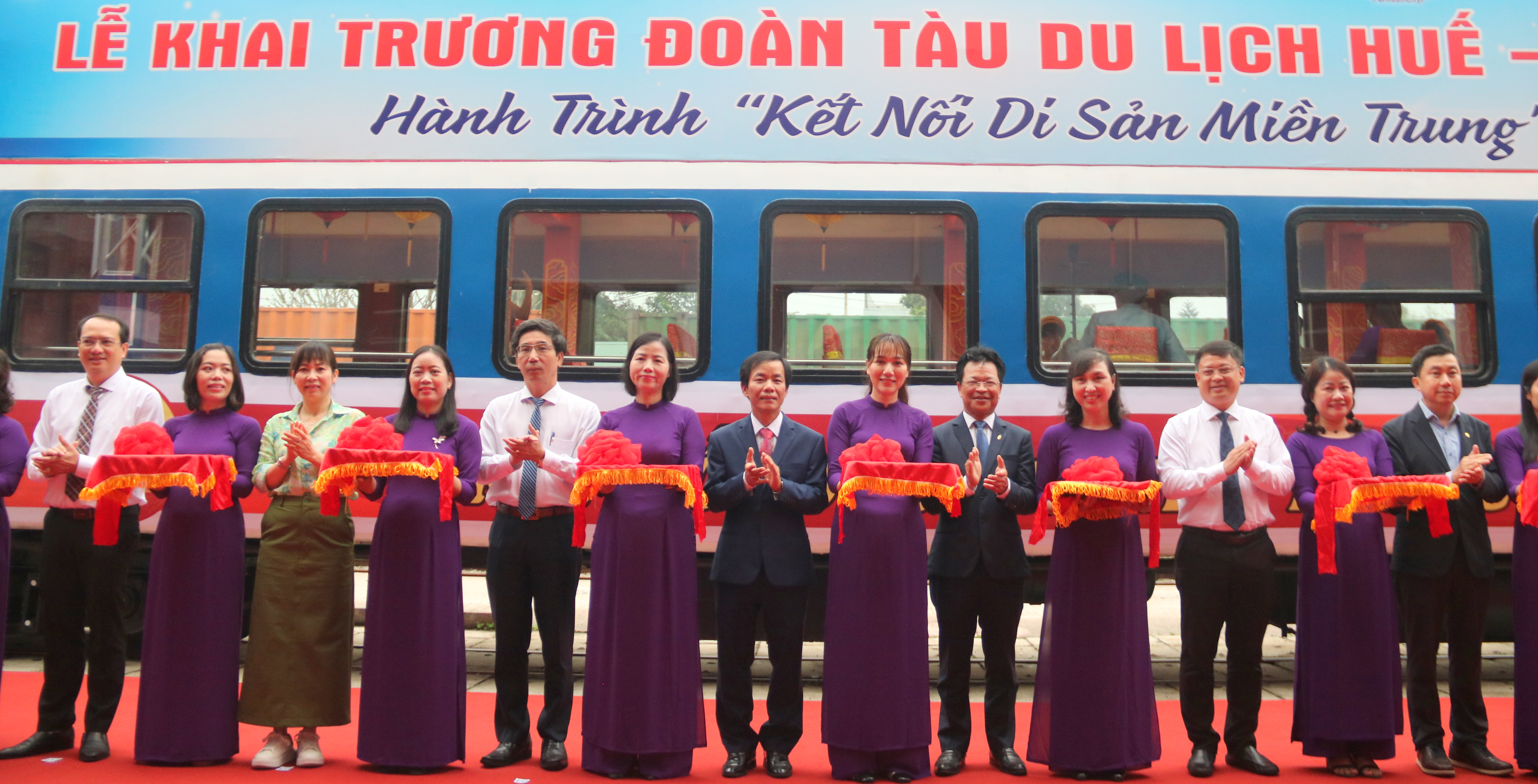 Khai trương đoàn tàu du lịch Huế - Đà Nẵng