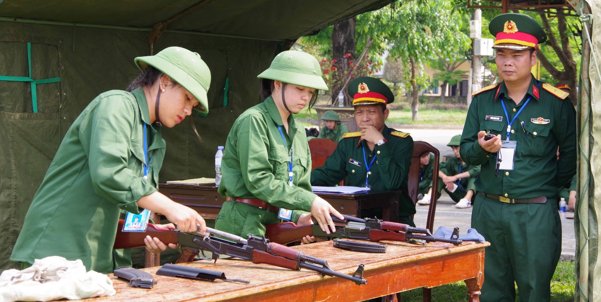 Xây dựng ý thức quốc phòng trong học sinh