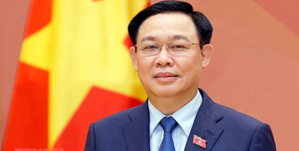 Chủ tịch Quốc hội Vương Đình Huệ lên đường thăm chính thức nước Cộng hòa Nhân dân Trung Hoa