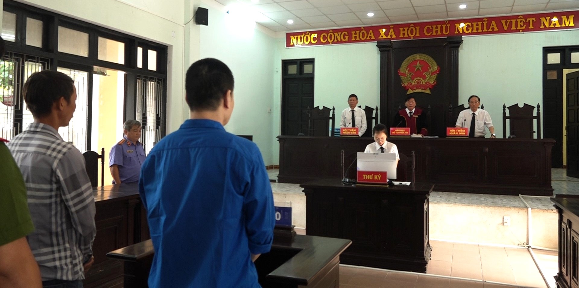 Thay đổi tội danh vụ án “Giết người trong trạng thái tinh thần bị kích động mạnh”