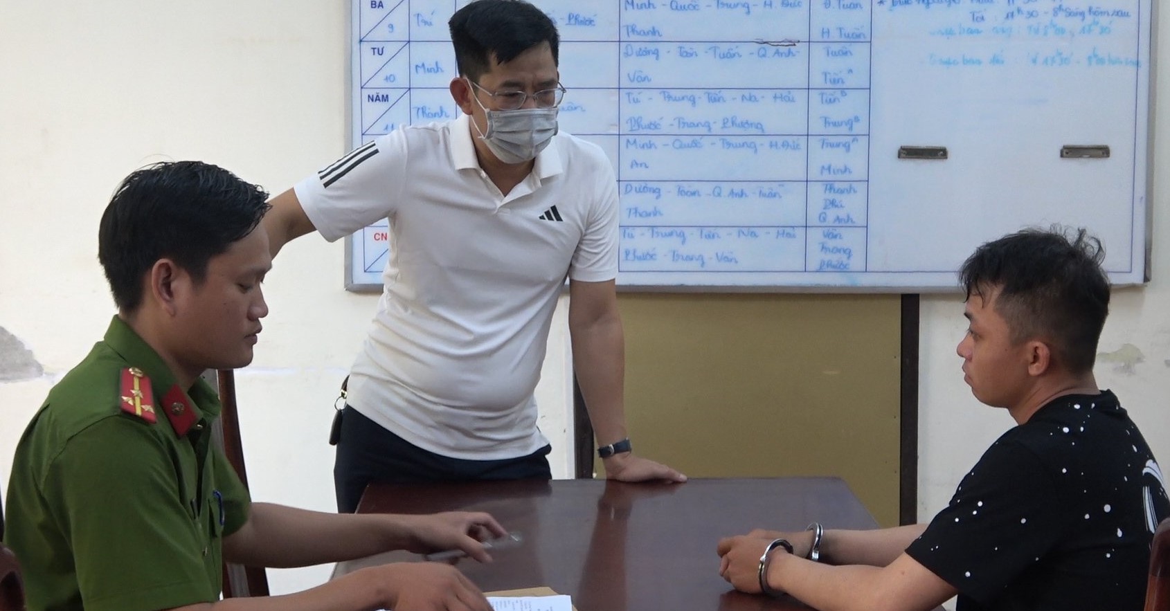 Bắt nhanh đối tượng đột nhập ô thông gió trộm hơn 250 triệu đồng