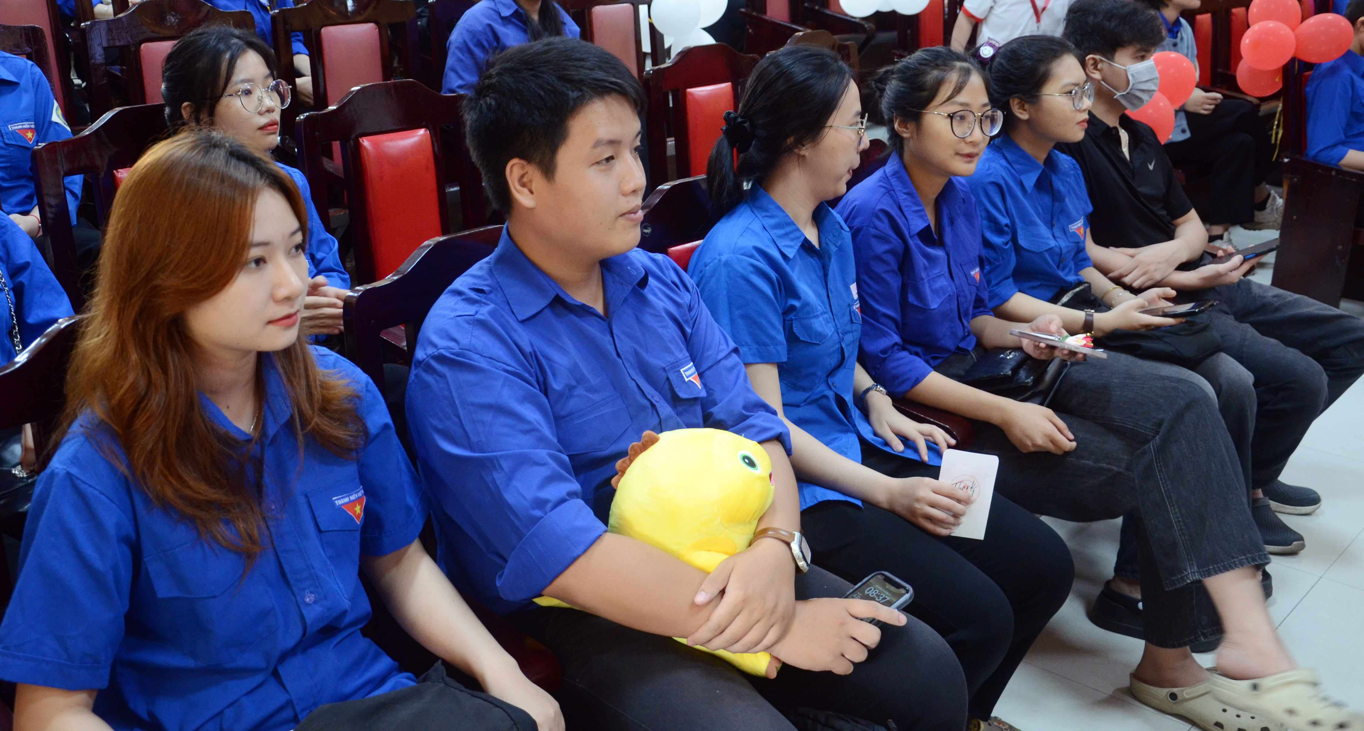 Tôn vinh gương sáng nhân đạo