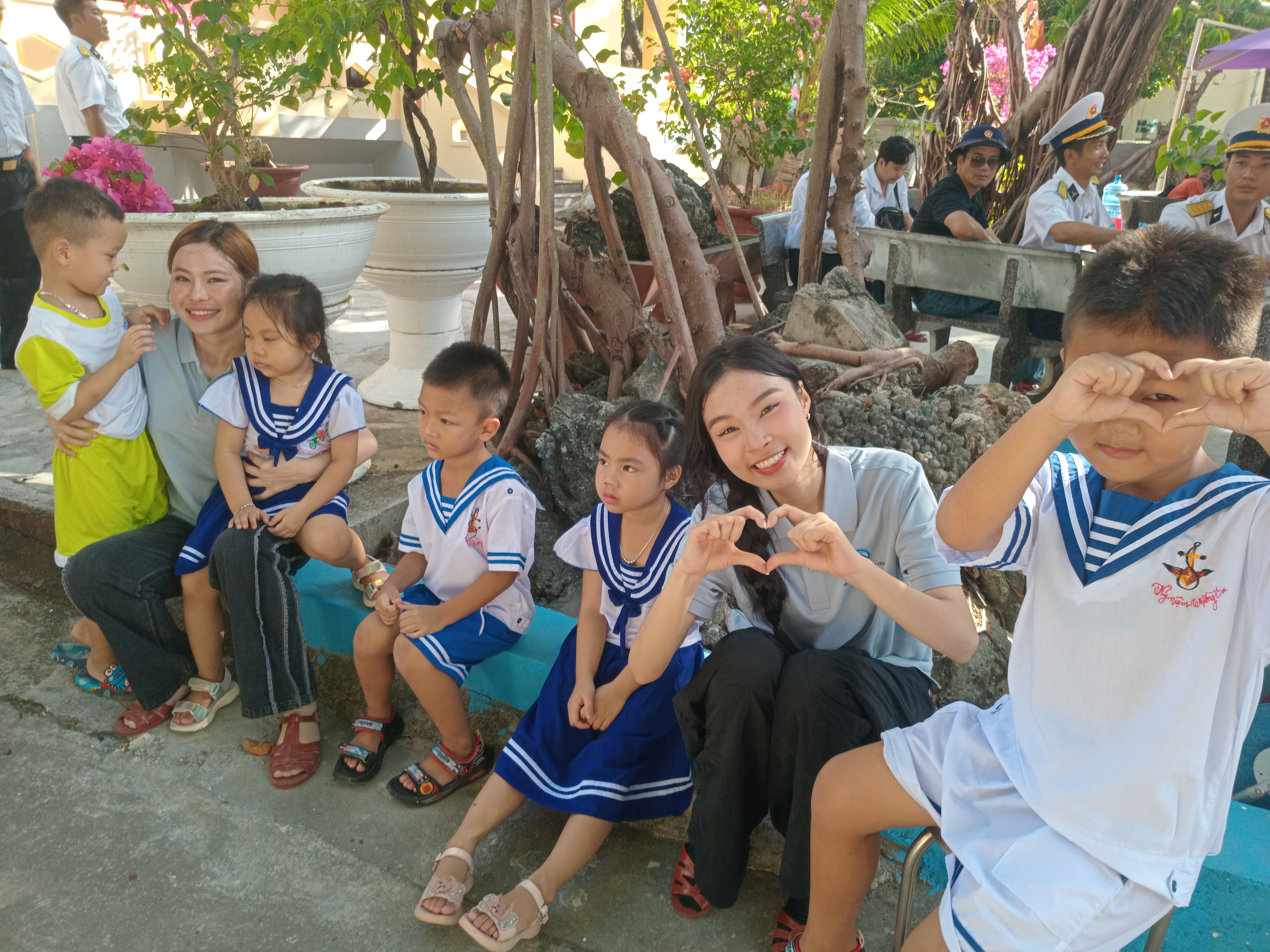 Mang trái tim đất liền đến với Trường Sa - Kỳ 5 Sôi động đảo Sinh Tồn