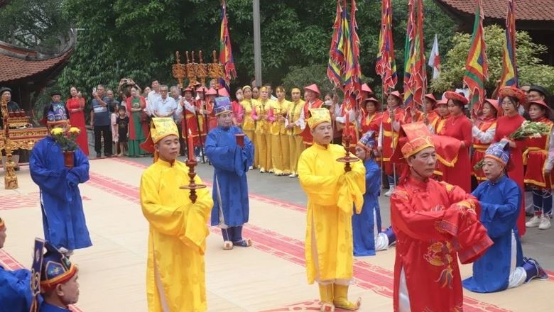 Triệu trái tim cùng hướng về đất Tổ