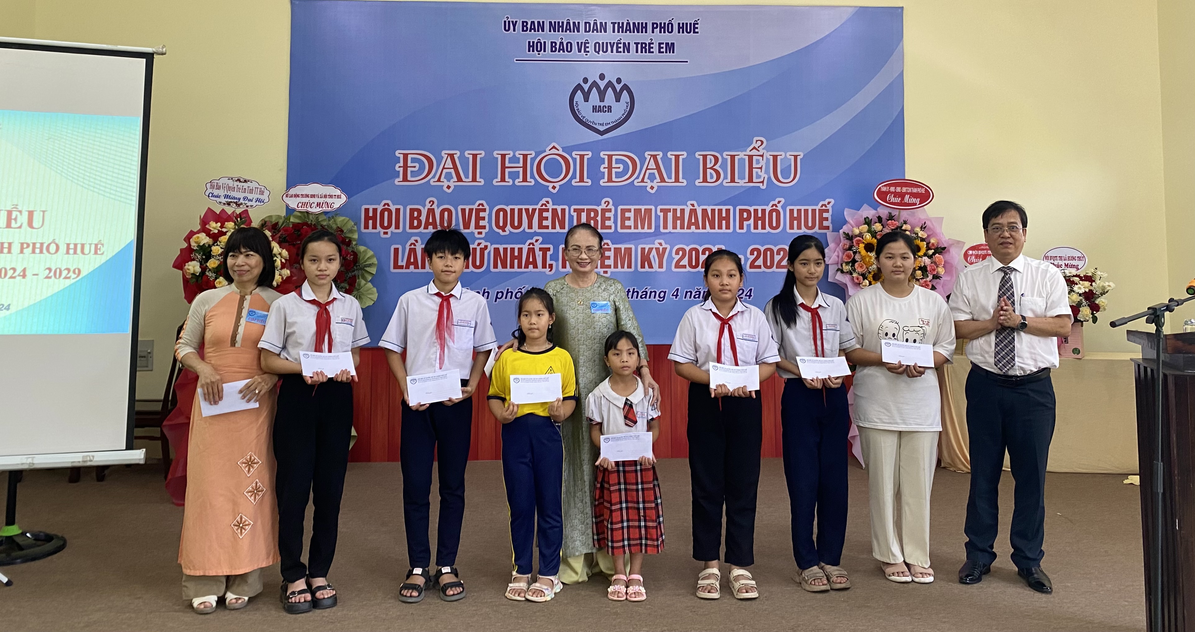 Nối dài “cánh tay” để bảo vệ quyền trẻ em