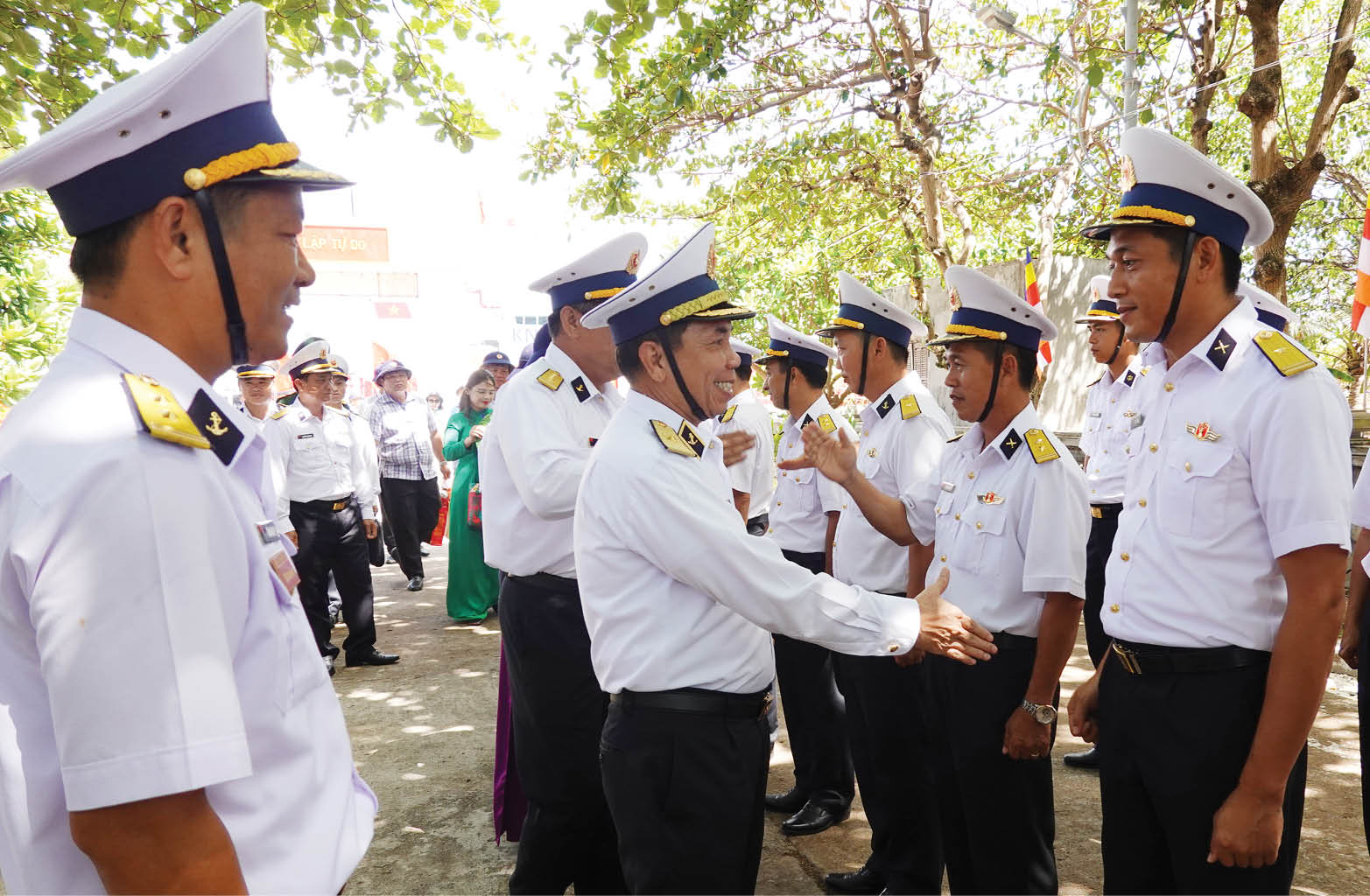 Mang trái tim đất liền đến với Trường Sa - Kỳ 8 Trái tim của huyện đảo Trường Sa