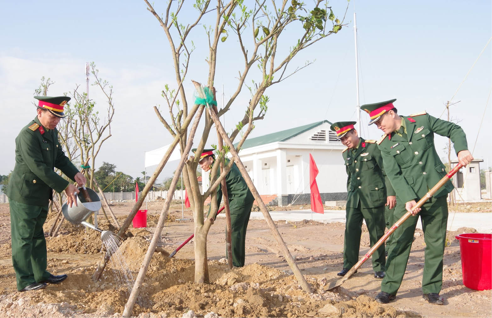 Xây dựng doanh trại “Chính quy, xanh, sạch, đẹp”