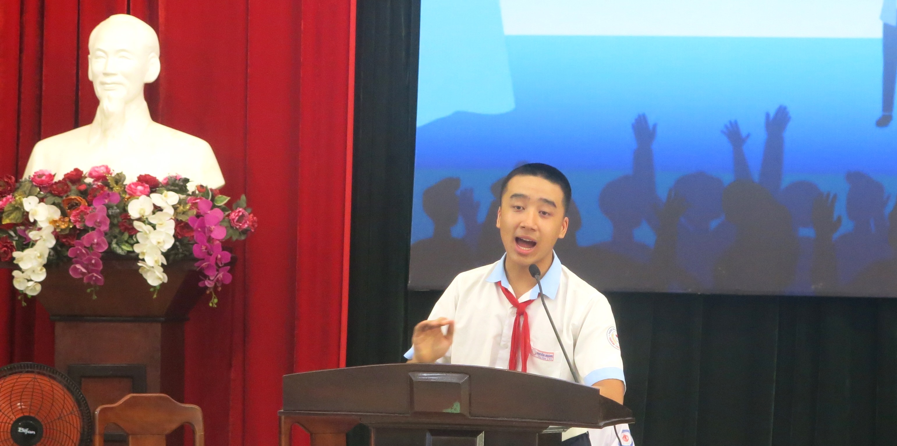 Chung kết cuộc thi tranh biện tiếng Anh THCS cấp tỉnh