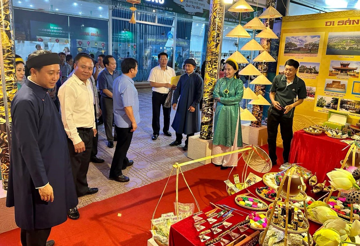 Đưa triển lãm di sản văn hóa Huế đến Điện Biên