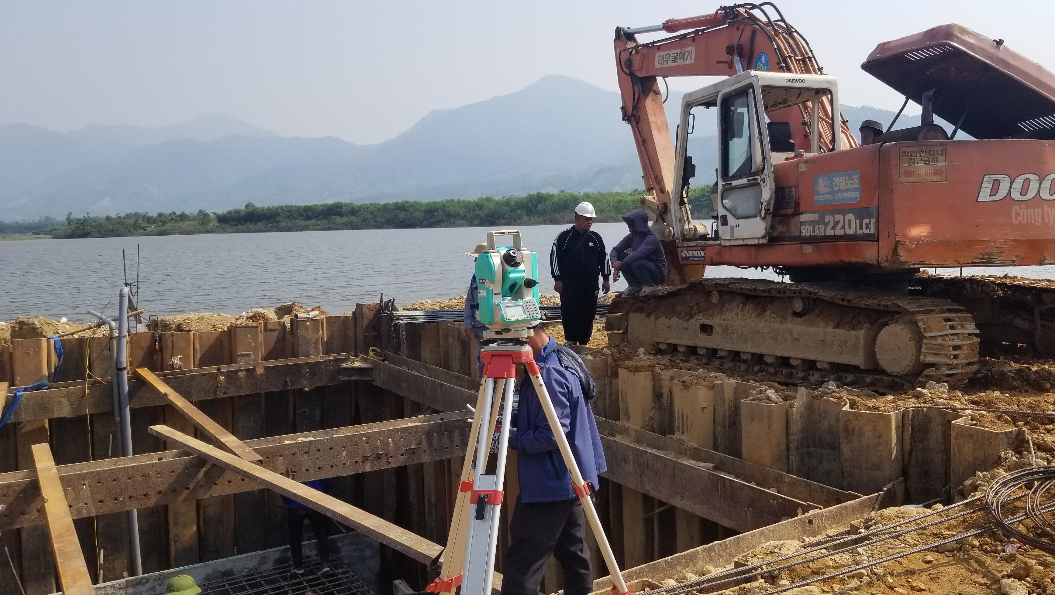 Thẩm định hồ sơ đề nghị công nhận A Lưới thoát khỏi huyện nghèo quốc gia