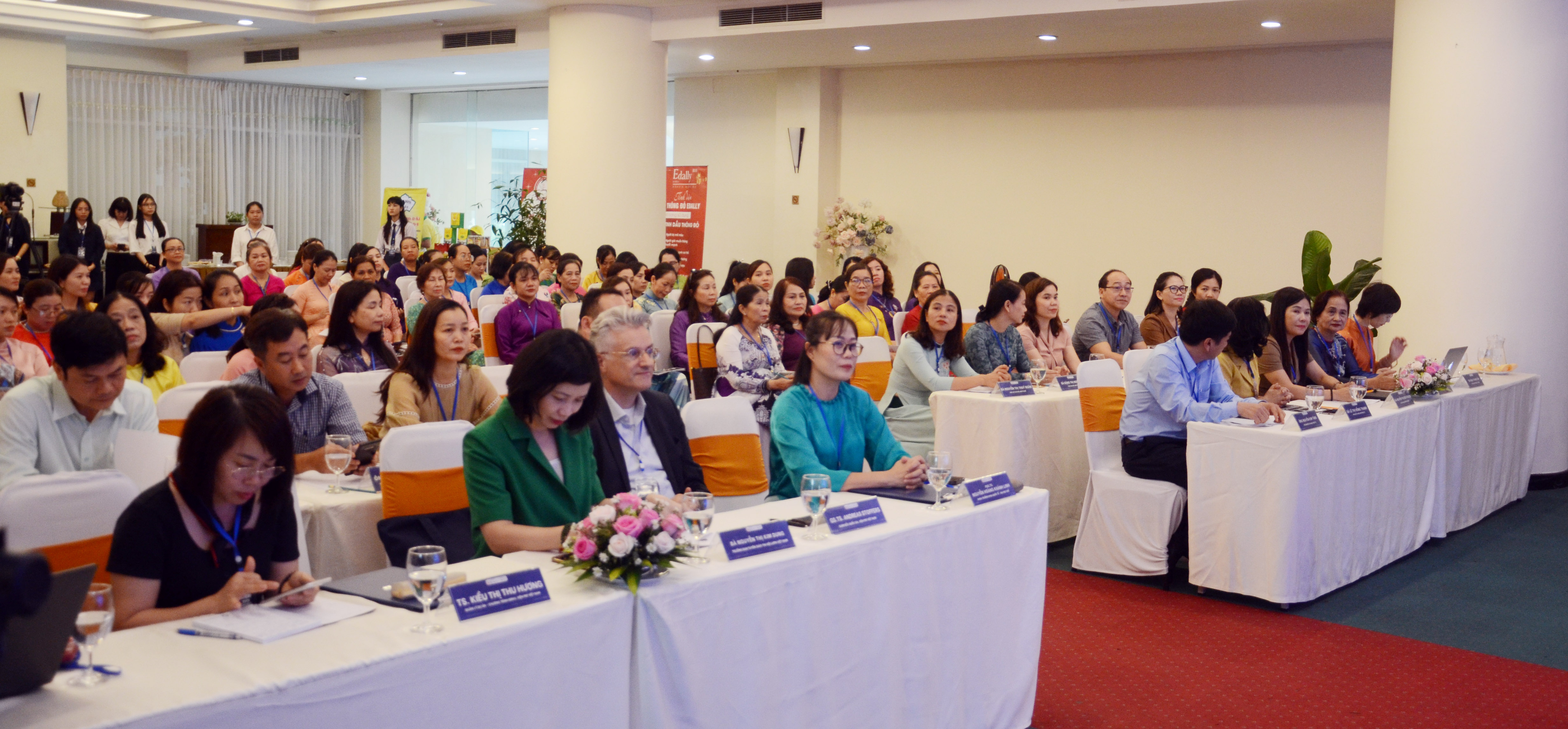 Vai trò phụ nữ trong thành phố thông minh, thích ứng biến đổi khí hậu