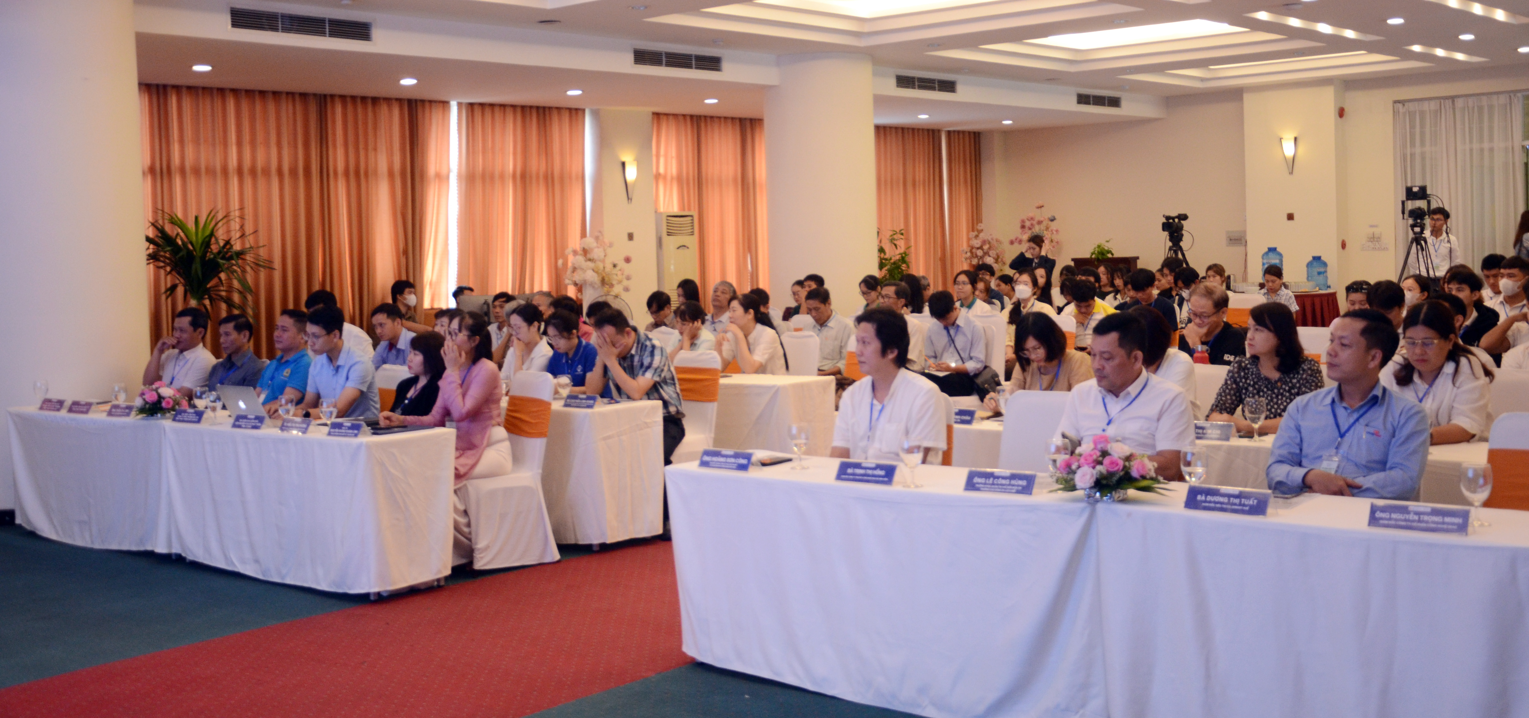 Ứng dụng công nghệ thông minh trong phân loại và xử lý rác