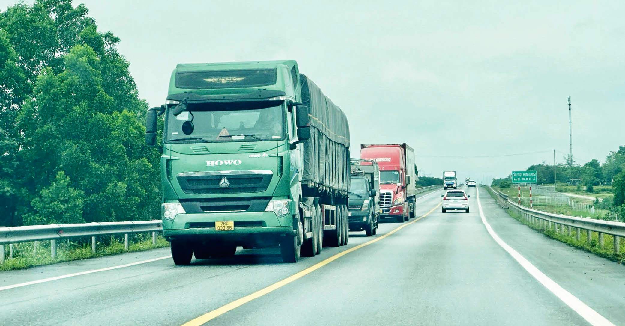 Khẩn trương xây dựng trạm dừng nghỉ trên cao tốc