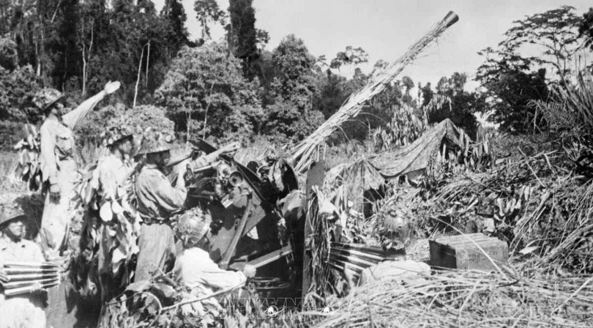 Nâng cao ý chí quyết tâm chiến đấu, chiến thắng trong toàn quân tại Điện Biên Phủ