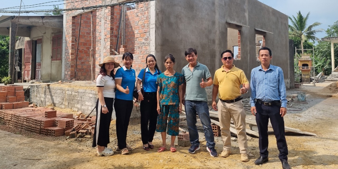 Giải tennis tranh cúp “Huy Thịnh”hỗ trợ xóa nhà tạm cho hộ nghèo