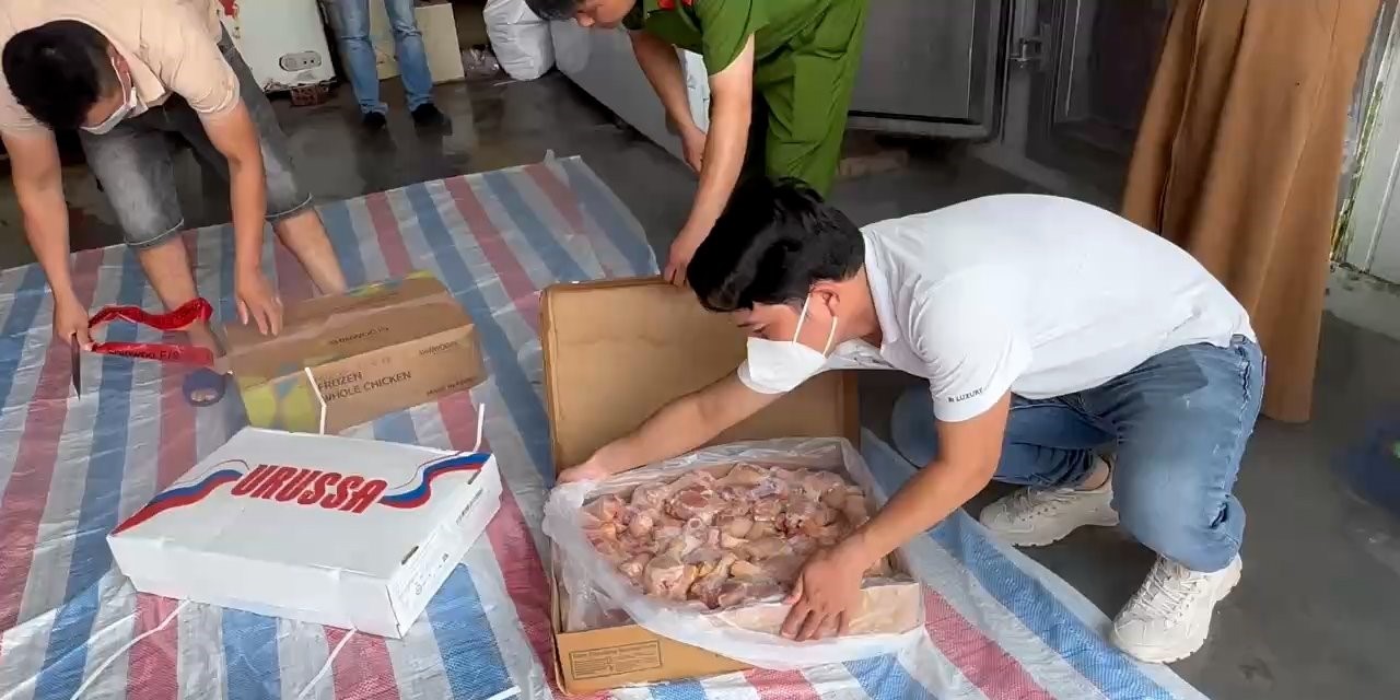 Thu giữ 2,4 tấn hàng đông lạnh không rõ nguồn gốc
