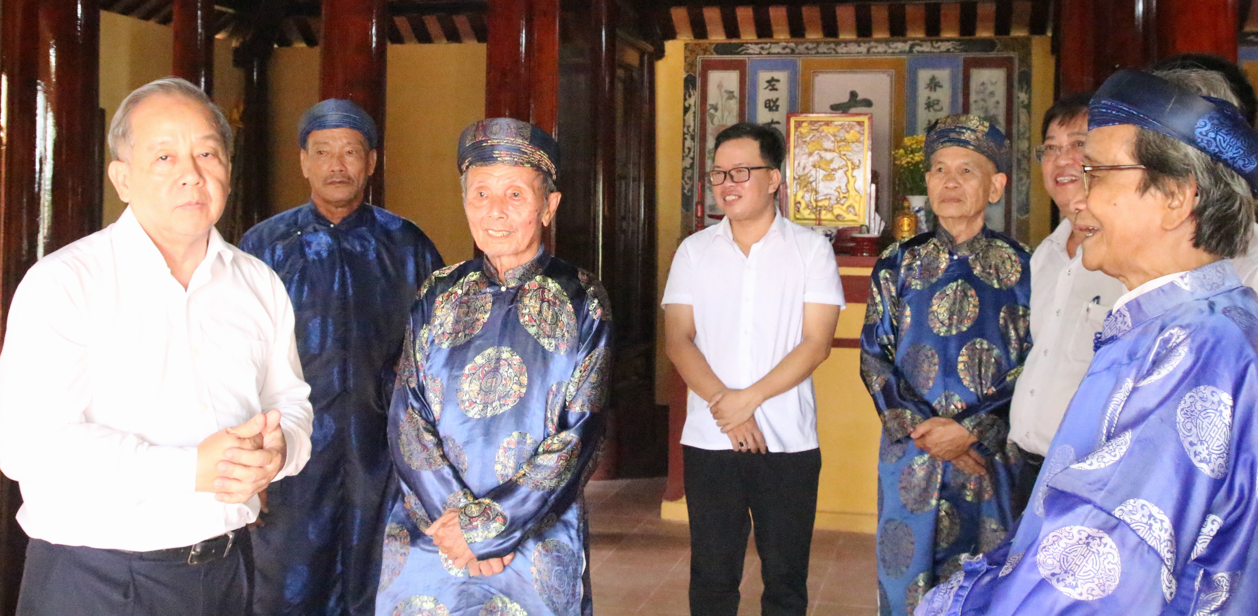 Trùng tu, tôn tạo các đình làng, điểm di tích lịch sử, thực hiện thắng lợi Nghị quyết 54 của Bộ Chính trị