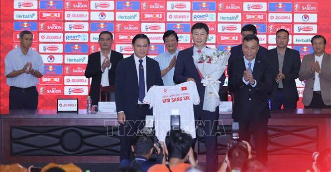 Ra mắt tân Huấn luyện viên trưởng Đội tuyển bóng đá nam và U23 Quốc gia