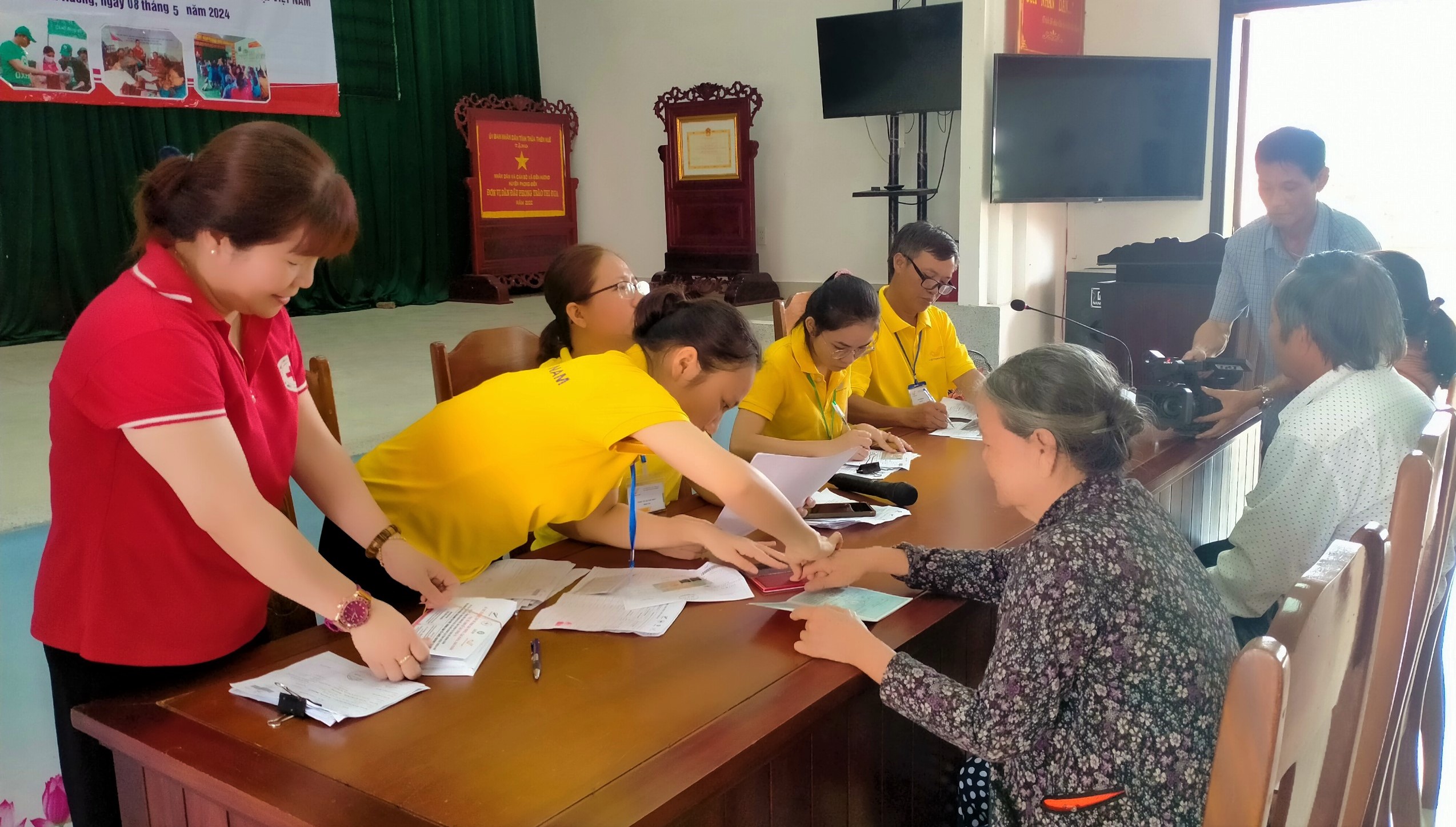 Cấp phát vốn phục hồi sinh kế sau COVID-19 cho 1 000 nữ nông dân