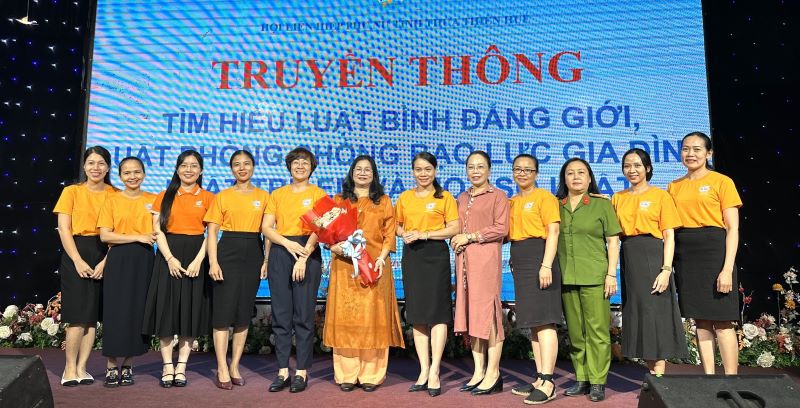 Nâng cao kiến thức pháp luật cho hội viên phụ nữ