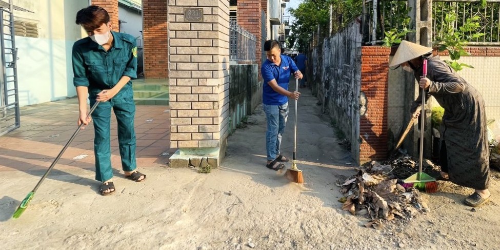 Làm sạch môi trường, “sưởi ấm” lòng người