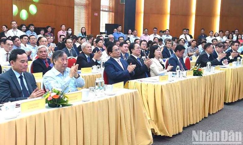 Vượt mọi khó khăn, thực hiện thành công các nhiệm vụ khoa học và công nghệ, phụng sự Tổ quốc, phục vụ nhân dân