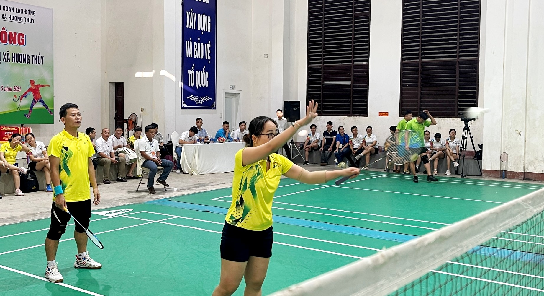 Hương Thủy Sôi nổi giải cầu lông đoàn viên, người lao động