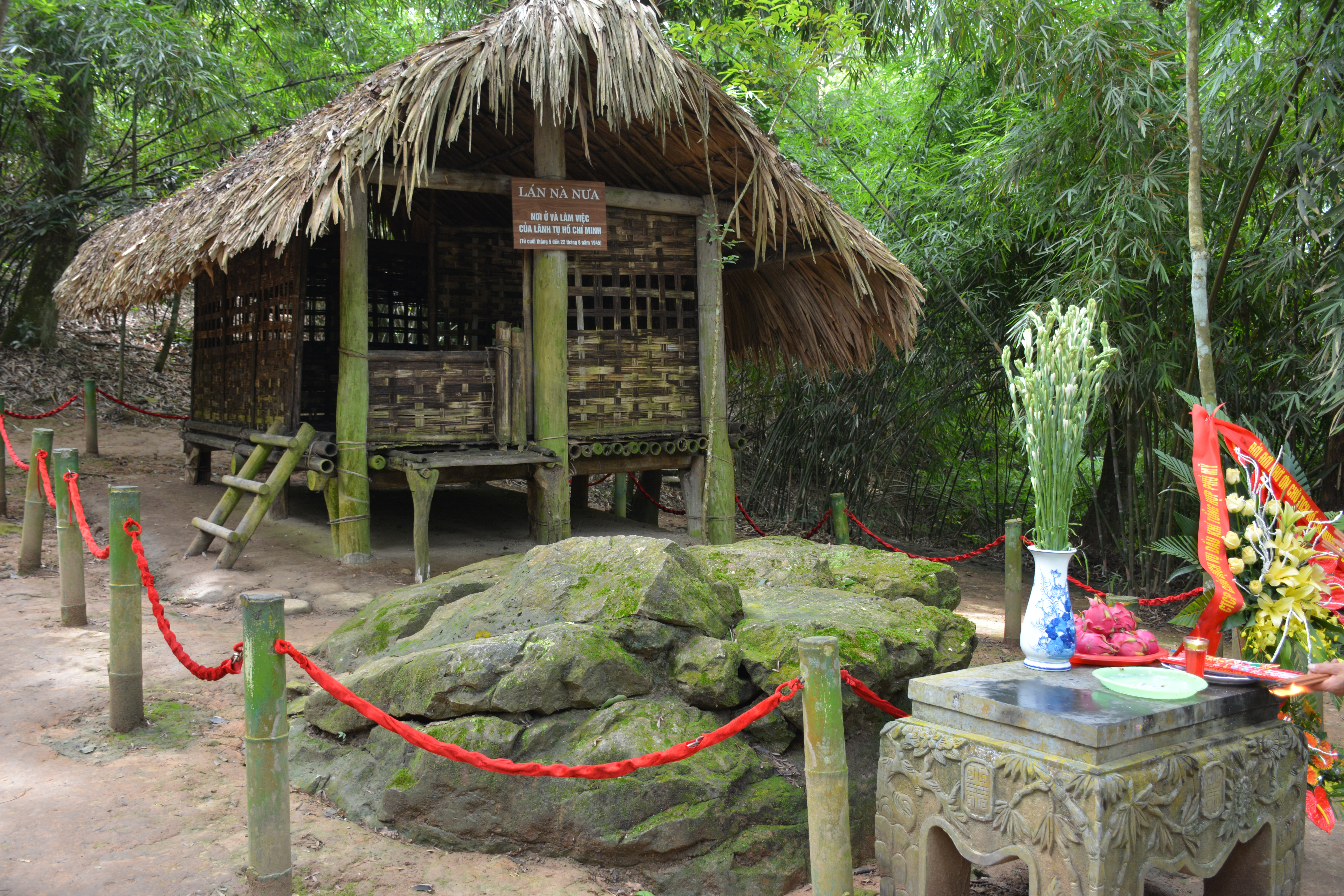 Bên Lán Nà Nưa…