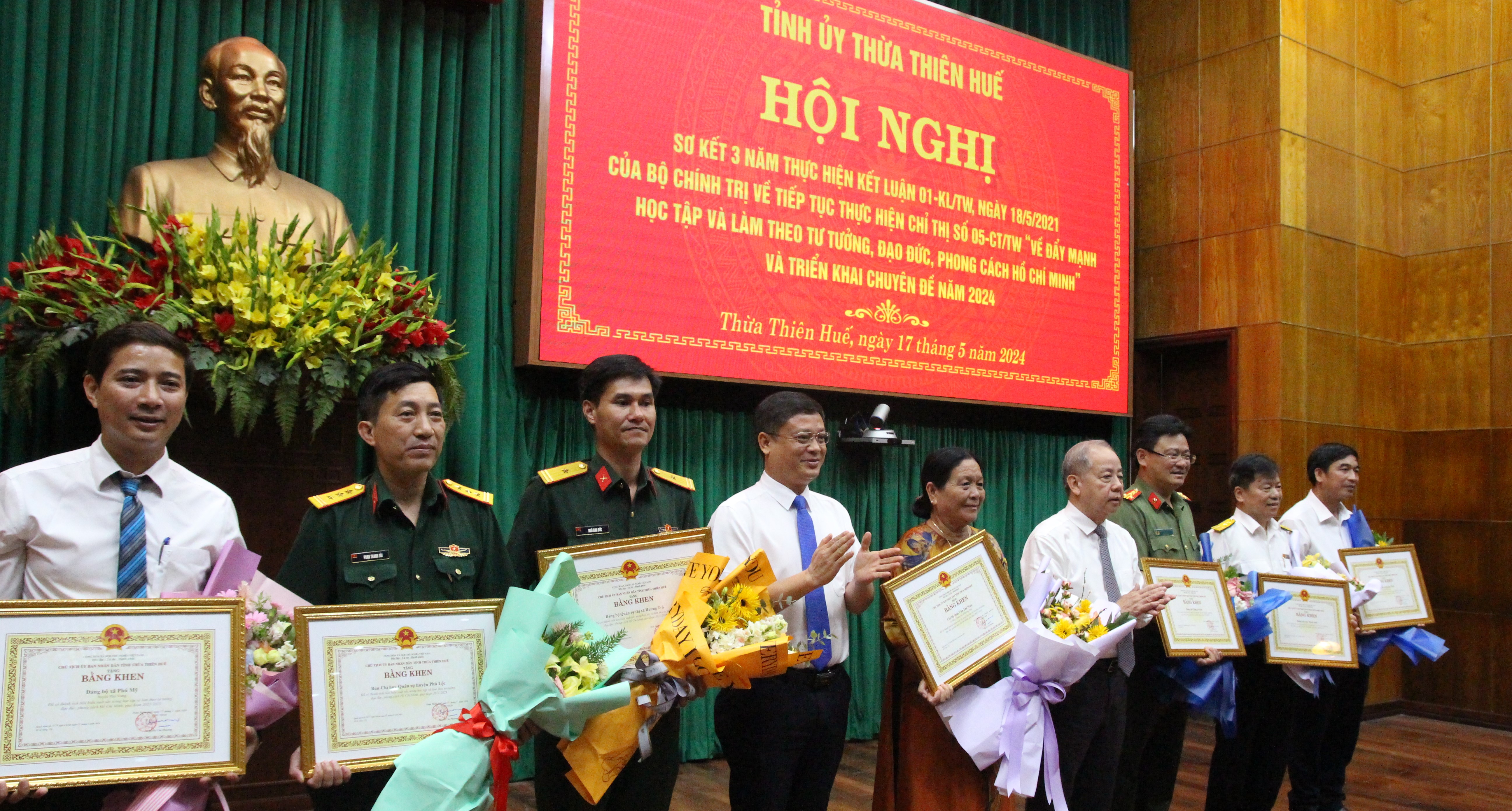 Xác định nội dung trọng tâm, phù hợp trong học và làm theo Bác

​