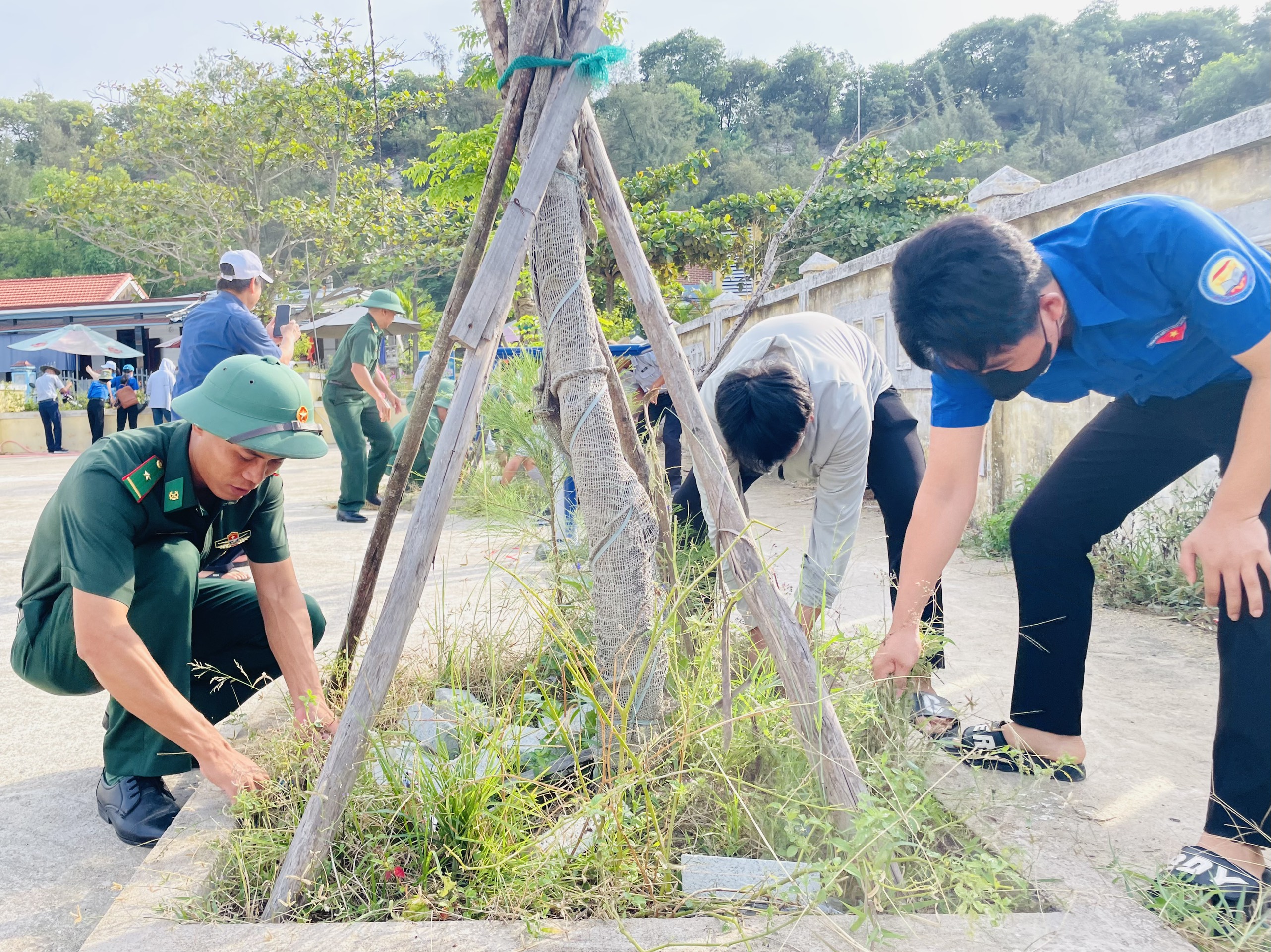 Ra quân ngày chủ nhật xanh và nhiều hoạt động ý nghĩa