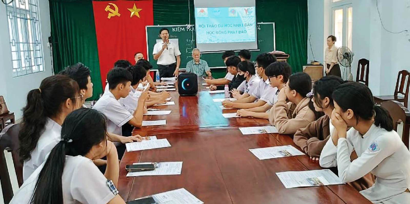 Hướng nghiệp cho học sinh