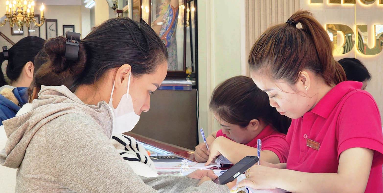 Người mua vàng cần chủ động yêu cầu xuất hóa đơn