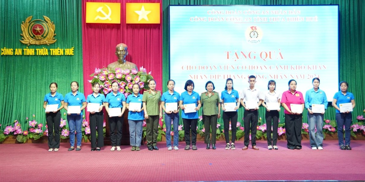 Tuyên dương đoàn viên công đoàn đạt danh hiệu lao động giỏi