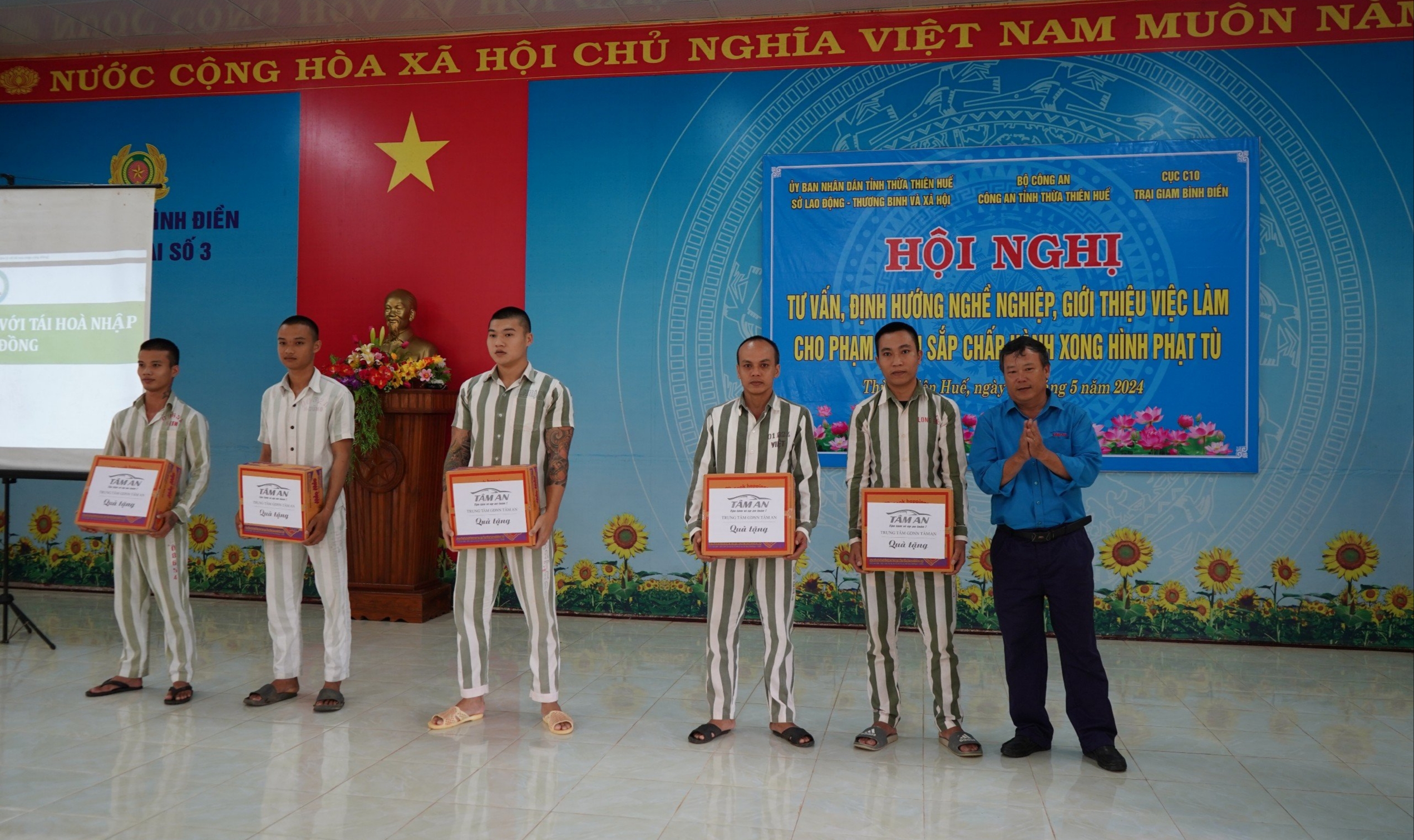 Hơn 300 phạm nhân sắp mãn hạn tù được tư vấn, định hướng nghề, giới thiệu việc làm