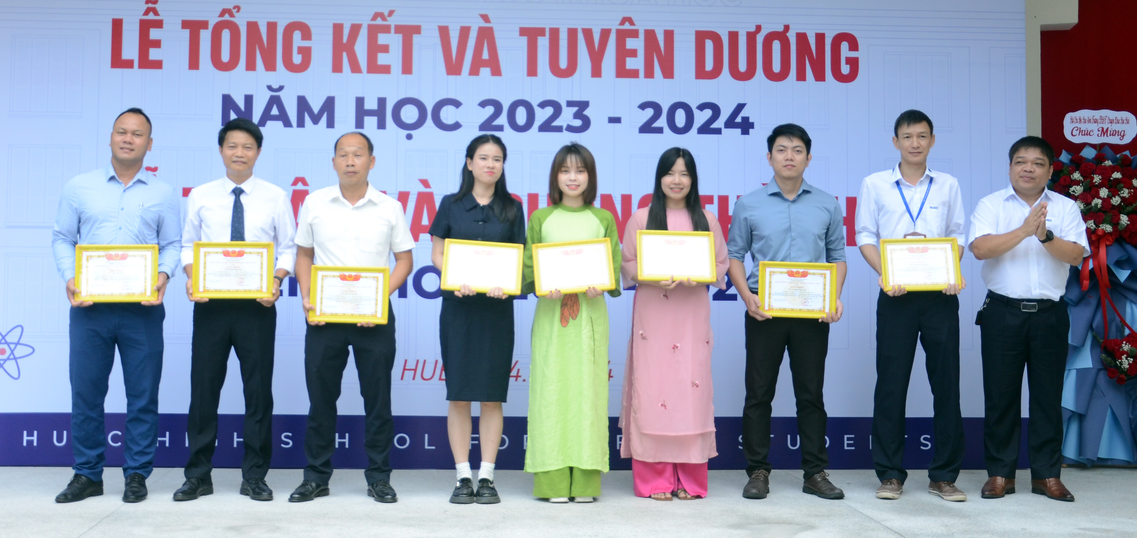 Học sinh Trường THPT Chuyên Khoa học Huế đạt nhiều giải trong các cuộc thi