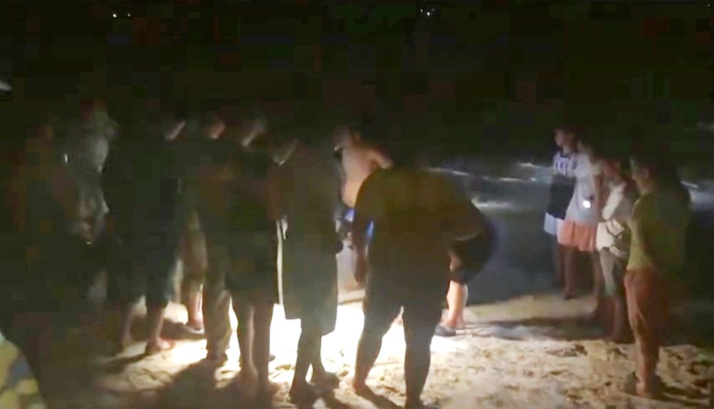 Một công nhân mất tích khi đi tắm biển