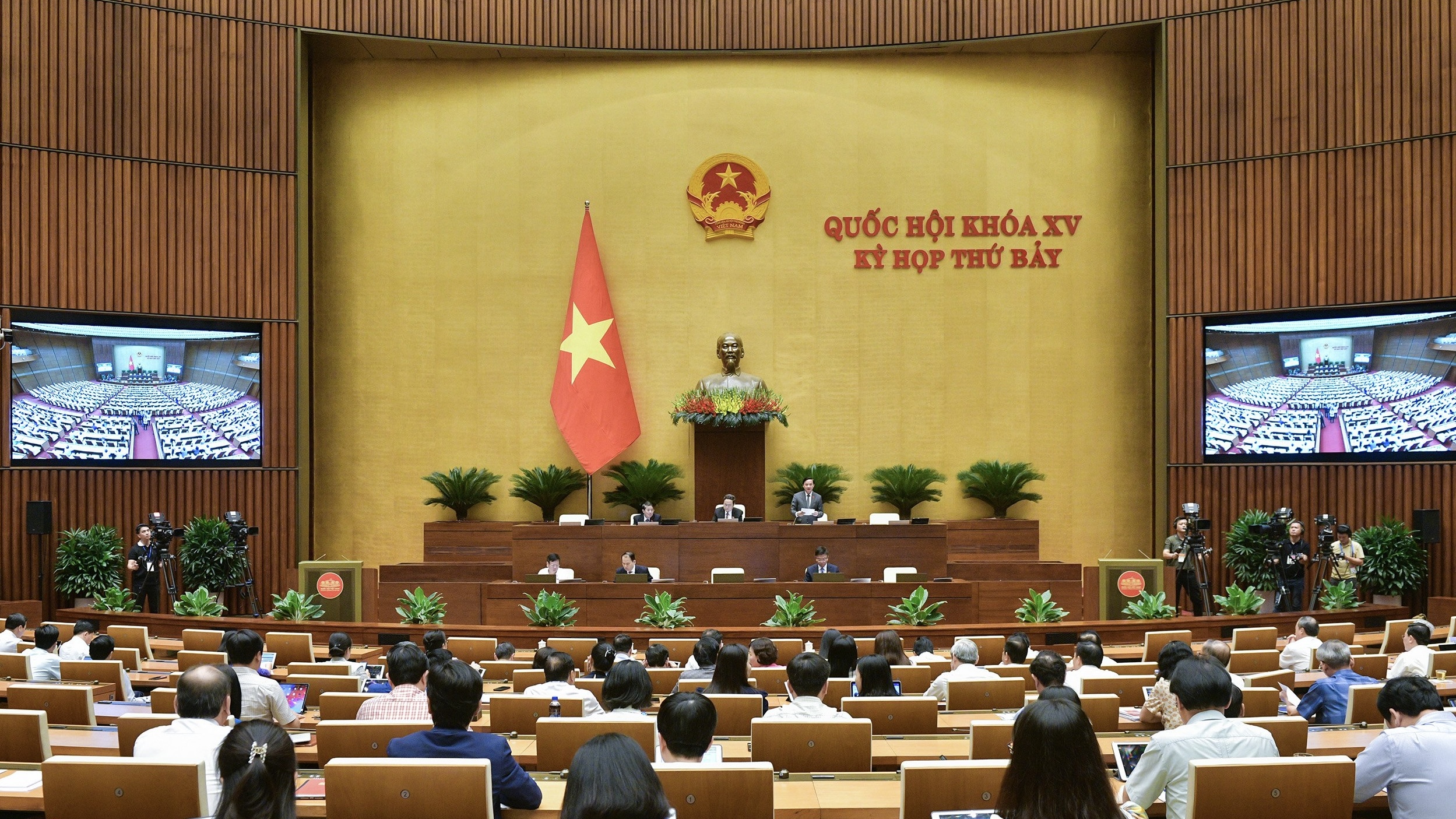 Thêm cơ chế, chính sách đãi ngộ phù hợp đối với người có tài năng xuất sắc