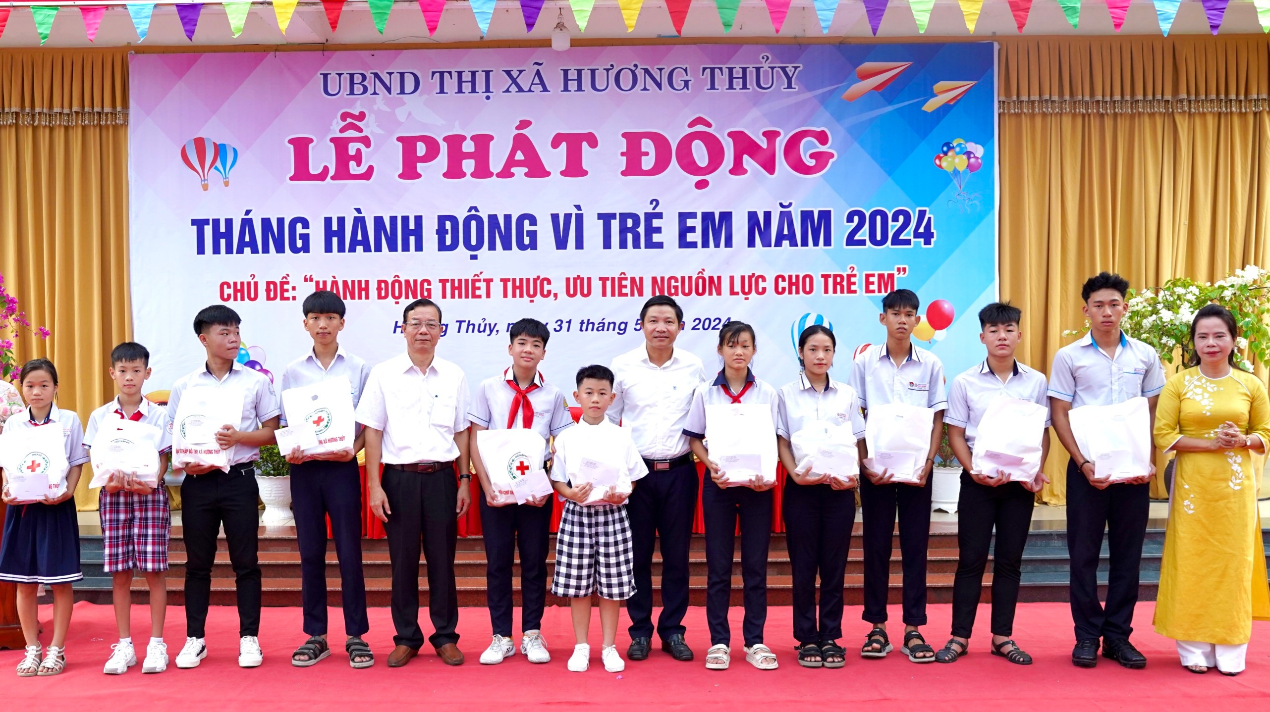 Nhiều hoạt động nhân Ngày Quốc tế Thiếu nhi và Tháng hành động Vì trẻ em