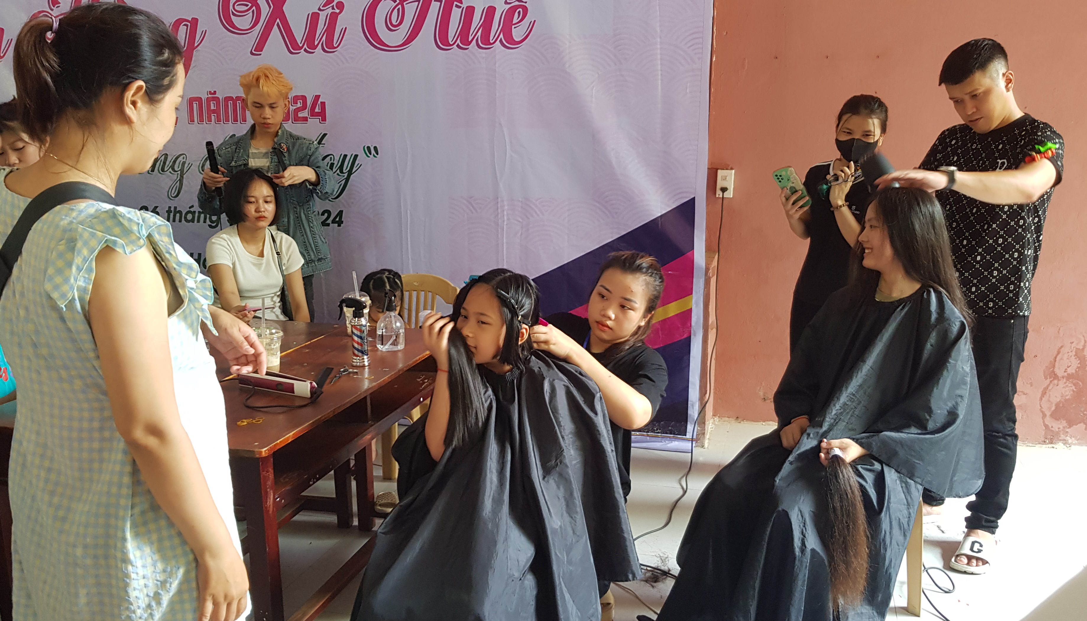 Hiến tóc, trao yêu thương đến chiến binh “K”